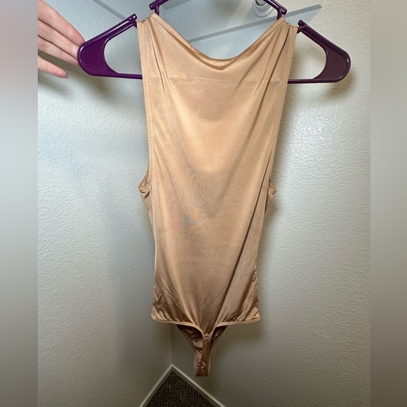 Express XS Gold Body Contour Bodysuit - Picture 2 of 3
